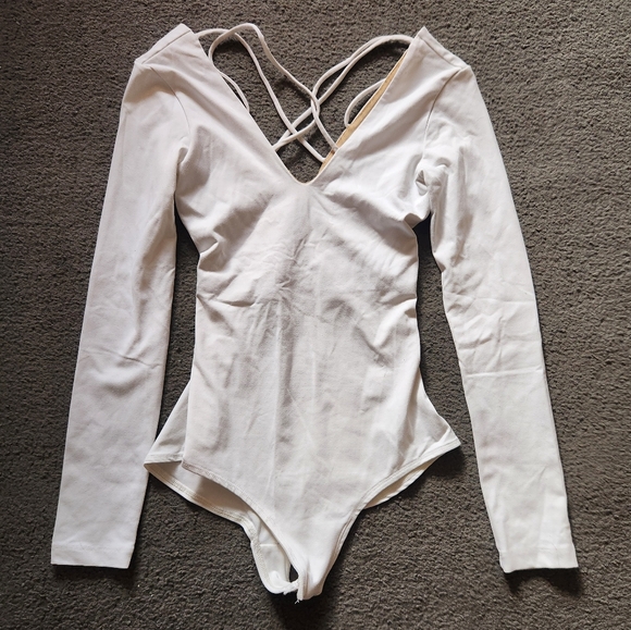 David Lerner Other - DAVID LERNER Women's Body Suit Small White Criss Cross Back Workout